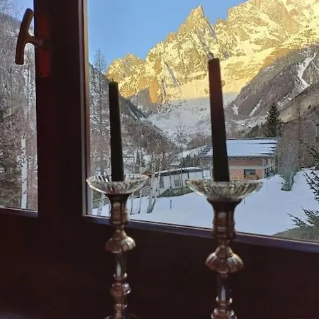Ai Piedi Del Monte Bianco Apartment *